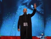 أبو يفوز بجائزة جديدة بعد نجاح أغنيته "العالم أعمى"