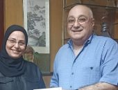 رئيس الإذاعة المصرية يكرم المذيعة فاطمة عمر بسبب برنامجها الرمضاني