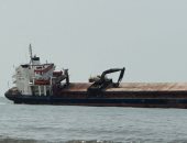 زيادة ميل السفينة "لاباتروس" في بحر بورسعيد بعد تعرضها للغرق وإنقاذ طاقمها.. فيديو وصور