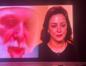 بكاء ريهام عبد الغفور أثناء تسلمها تكريم والدها الراحل أشرف عبد الغفور
