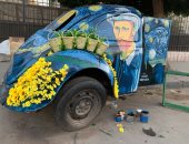 "أحمد" يحول السيارات للوحات فنية متحركة لمشاهير العالم.. أبرزها لوحة فان جوخ