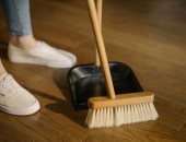 7 طرق سهلة وبسيطة لتنظيف أرضيات منزلك.. خليها تلمع