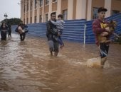 البرازيل تدرس تعليق بطولات كرة القدم بسبب الفيضانات