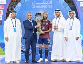 إسماعيل مطر نجم الكرة الإماراتية يعلن اعتزاله بعد التتويج بكأس رابطة المحترفين