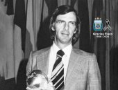 وفاة سيزار لويس مينوتى مدرب الأرجنتين المتوج بكأس العالم 1978