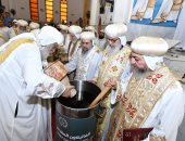 البابا تواضروس يقيم طقس إيداع الخميرة المقدسة للميرون الجديد بدير الأنبا بيشوي