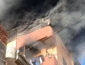 إصابة شخصين في حريق بمصنع شحن سيارات بالفيوم