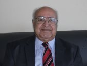 رئيس جامعة القاهرة ينعى الدكتور إبراهيم درويش أستاذ العلوم السياسية