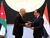 رئيسا وزراء مصر والأردن يوقعان محضر اجتماعات الدورة الـ32 للجنة العليا المُشتركة