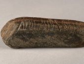 العثور على حجر عليه كتابة باللغة الأيرلندية يعود تاريخه للعصور الوسطى
