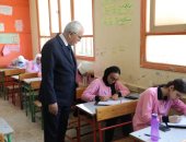 وزير التعليم يتابع امتحانات صفوف النقل للمرحلتين الابتدائية والإعدادية بالجيزة