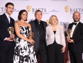 تيموثى سبال وسارة لانكشاير أفضل ممثل وممثلة فى حفل BAFTA TV
