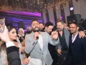 تامر حسنى يتألق فى حفل زفاف ابنة مصطفى كامل ويقدم ديو مع مصطفى قمر ودياب