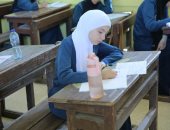 طلاب ابتدائية وإعدادية الأزهر يؤدون امتحانات الرياضيات وأصول الدين والدراسات