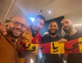 جمهور الأهلي والترجي قابلوا بعض.. مباراة مبكرة فى التشجيع بأحد مطاعم القاهرة