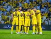 الوصل يتوج بلقب الدوري الإماراتي لأول مرة منذ 2007.. فيديو