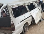 إصابة 7 أشخاص فى انقلاب سيارة أجرة على الطريق الزراعى بأسوان