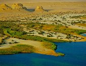البحيرة المسحورة.. سحر الطبيعة يزين صحراء الفيوم