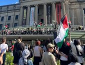 احتجاجات بمتحف بروكلين تضامنًا مع غزة: "حرروا فلسطين من الإبادة الجماعية"