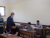 محافظ القليوبية يتفقد لجان امتحانات الشهادة الثانوية الأزهرية فى بنها