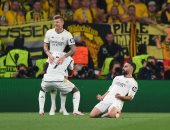 ريال مدريد يتوج بدوري أبطال أوروبا للمرة 15 بثنائية ضد دورتموند.. فيديو