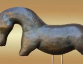 دراسة تكشف عن أول حصان منحوت بالعالم عمره 35000 عاما عثر عليه فى كهف بألمانيا