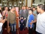 محافظ الدقهلية يهنىء المواطنين بعد صلاة عيد الأضحى بمسجد النصر بالمنصورة