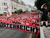 جماهير منتخب النمسا تشعل أجواء يورو 2024 بمسيرات نارية قبل قمة فرنسا.. فيديو