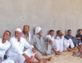 احتفالات أهالي سيناء بعيد الأضحى تتواصل على الشواطئ ودواوين العائلات.. صور