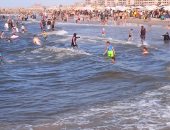 توافد المواطنين للاستمتاع بشواطئ مصيف بلطيم فى ثالث أيام العيد.. صور