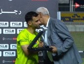 عبد الله السعيد يحصد جائزة أفضل لاعب فى مباراة فاركو