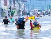 مصرع 19 شخصا وتضرر أكثر من 3000 آخرين بسبب الأمطار فى الإكوادور.. فيديو