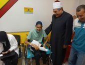 تابلت هدية من الإمام الأكبر لطلاب الشهادة الثانوية الأزهرية بمستشفى 57357