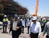 رئيس هيئة قناة السويس يتفقد مصنع مصر لبناء القاطرات بترسانة سفاجا.. صور