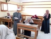 رئيس منطقة الإسماعيلية الأزهرية يتفقد امتحانات طلاب الشهادة الثانوية