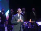 مدحت صالح يطرب جمهور الأوبرا بأروع أغانيه على المسرح الكبير