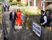 انتخابات بريطانيا .. زعيم العمال كير ستارمر يدلى بصوته فى لندن
