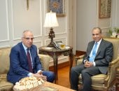 وزير الخارجية والهجرة يبحث مع هانى سويلم التعاون بين الوزارتين
