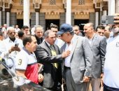 محافظ الدقهلية يلتقى المواطنين ويستمع لمطالبهم ومشاكلهم بعد صلاة الجمعة