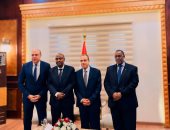 سفير الصومال يرحب بزيارة وزيرا الخارجية والطيران ويدعو رجال الأعمال المصريين للاستثمار
