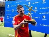 دانى أولمو يتسلم جائزة هداف يورو 2024 بعد تتويج منتخب إسبانيا