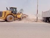 رفع 180 طن مخلفات مباني من طريق هرية الزقازيق