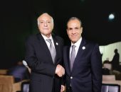 وزير الخارجية والهجرة يلتقى نظيره الجزائرى على هامش اجتماع الاتحاد الأفريقى