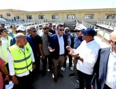 وزير الإسكان يتفقد سير العمل بمحطة مياه الشرب وتوسعاتها بمدينة الشيخ زايد
