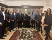 وزير الخارجية يلتقى مع كبار رجال الأعمال الغانيين خلال زيارته إلى أكرا