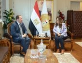 وزيرة التنمية المحلية تلتقى مع نائب رئيس مجلس إدارة جمعية الأورمان