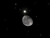 القمر يقترن بسيد الخواتم طوال الليل ويُشاهد بالعين المجردة