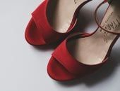 اليوم العالمى للحذاء الأحمر.. 4 صفات يتمتع بها محبو الأحذية الحمراء