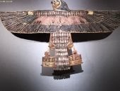 مقتنيات المتحف المصرى.. قلادة كبيرة على هيئة صقر ذي جناحين