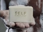هل يمكن صنع صابون من دهون بطون البشر؟ تيك توكر وفنان عملوها قبل كده